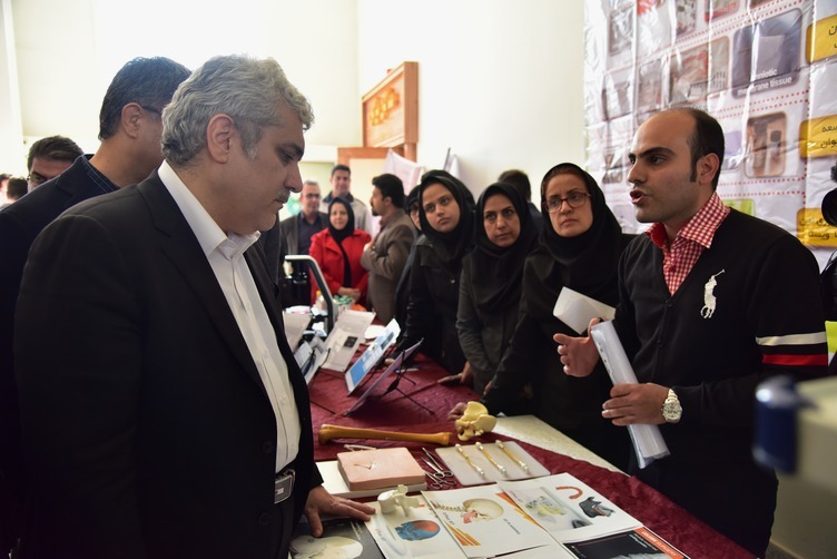 Dr. Sattari's visit to the products of Danesh-Banyan companies in Mohammad Raswal Allah (PBUH) research tower